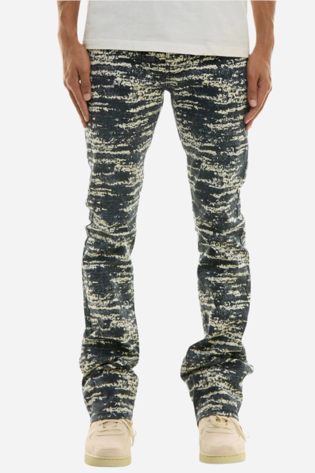 files/BlueFlarePants01.jpg